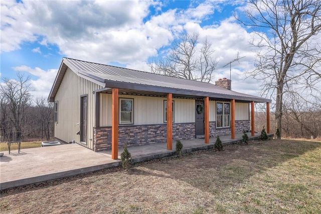 720 SW 800th Road, Chilhowee, MO 64733