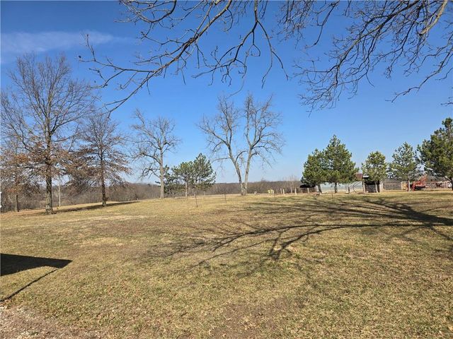 720 SW 800th Road, Chilhowee, MO 64733