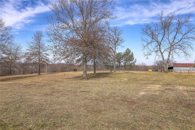720 SW 800th Road, Chilhowee, MO 64733