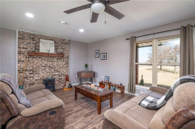 720 SW 800th Road, Chilhowee, MO 64733