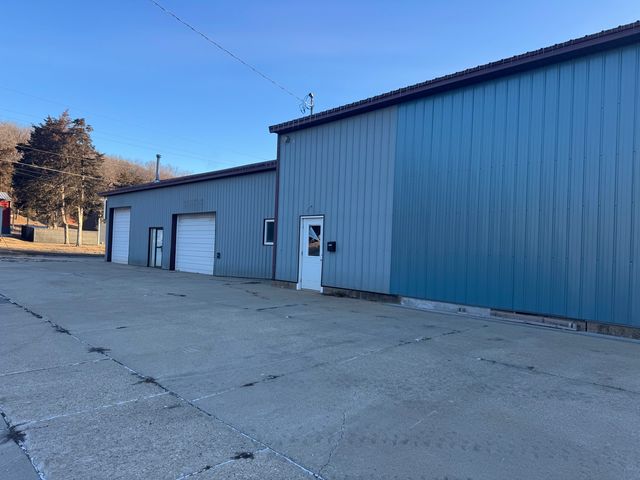 3869 Rockingham Road, Davenport, IA 52802