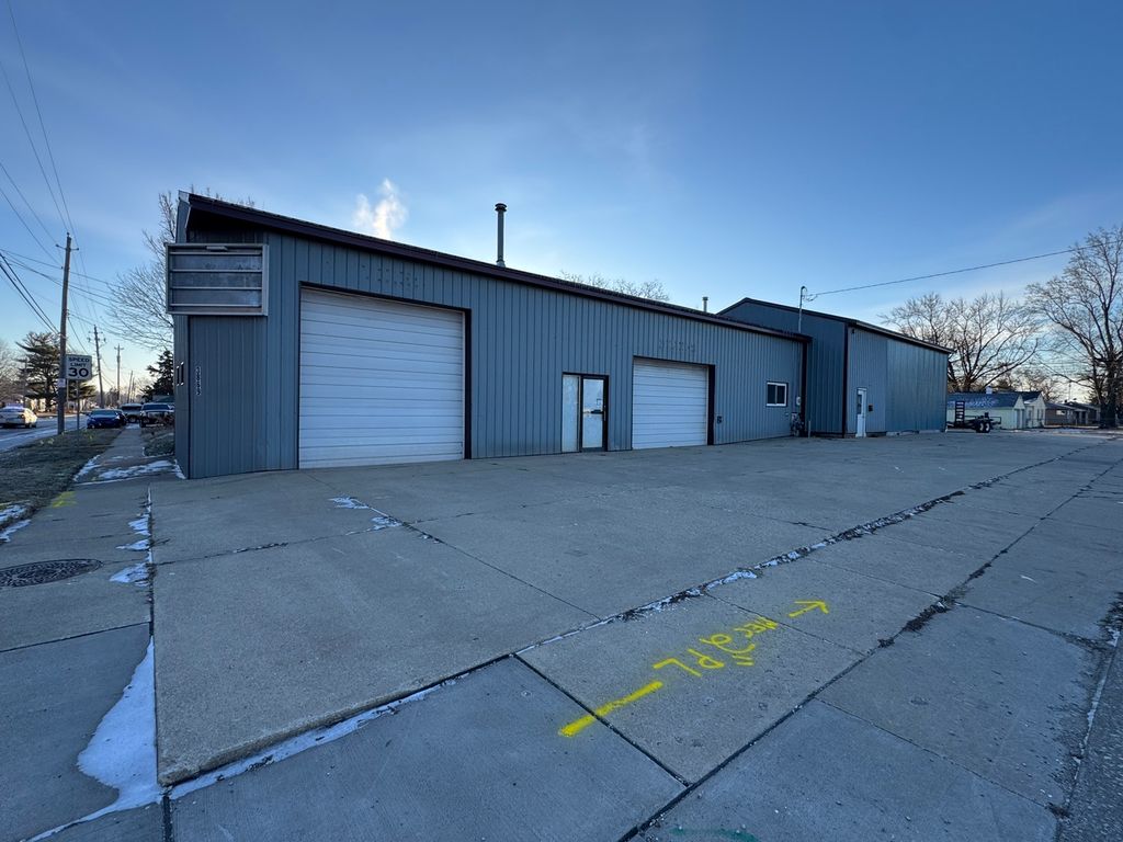 3869 Rockingham Road, Davenport, IA 52802