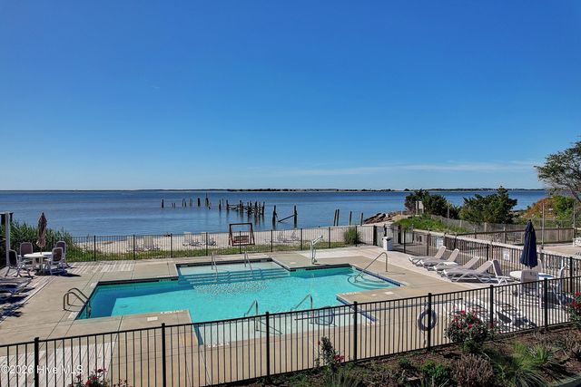 704 E Moore Street 112, Southport, NC 28461