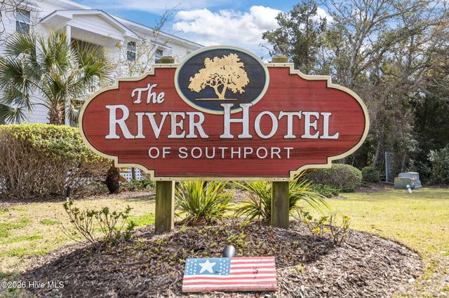 704 E Moore Street 112, Southport, NC 28461