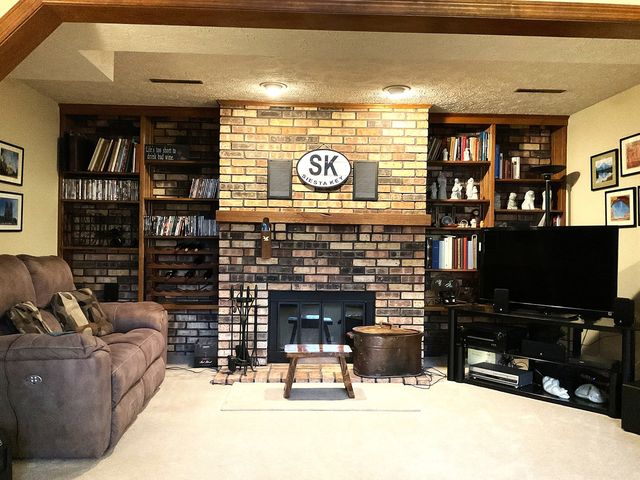 805 W Spring Street, Eldridge, IA 52748