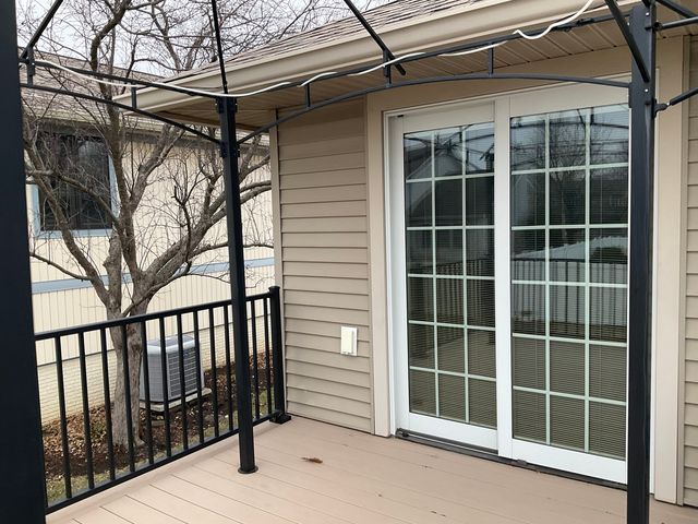 805 W Spring Street, Eldridge, IA 52748