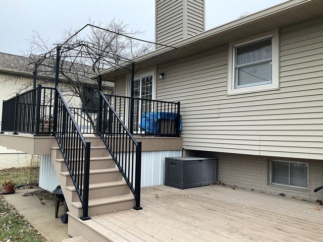 805 W Spring Street, Eldridge, IA 52748