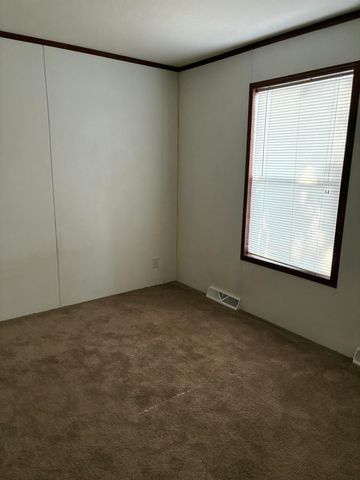 820 S Chinowth Road 70, Visalia, CA 93277