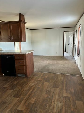 820 S Chinowth Road 70, Visalia, CA 93277