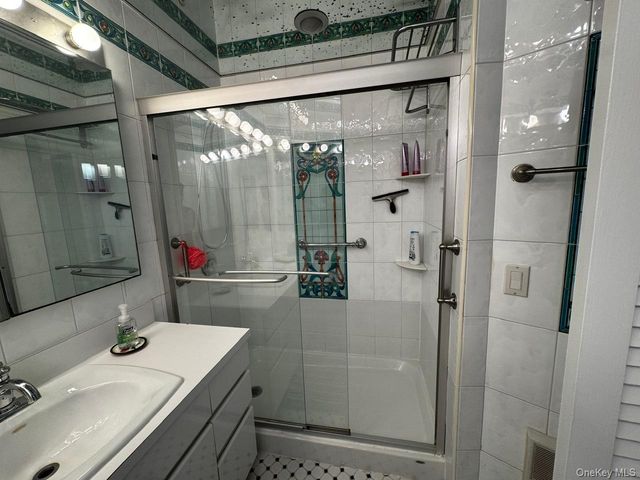 830 Shore Road 4M, Long Beach, NY 11561