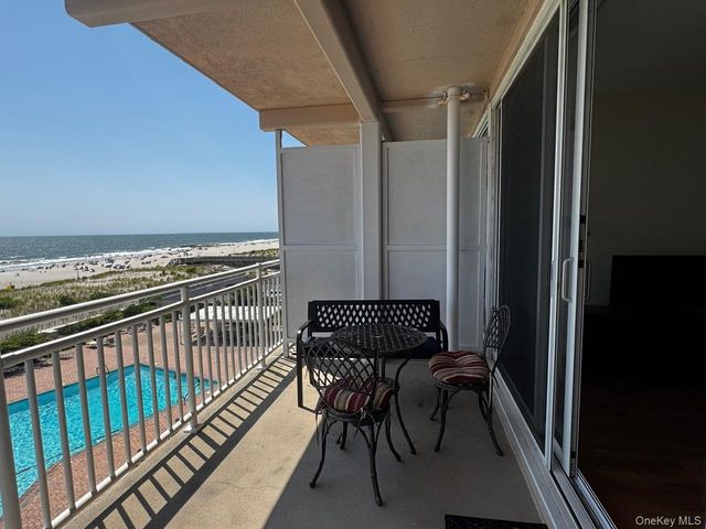 830 Shore Road 4M, Long Beach, NY 11561