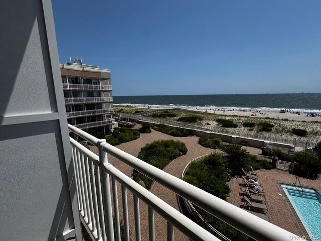 830 Shore Road 4M, Long Beach, NY 11561