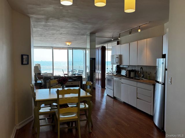830 Shore Road 4M, Long Beach, NY 11561