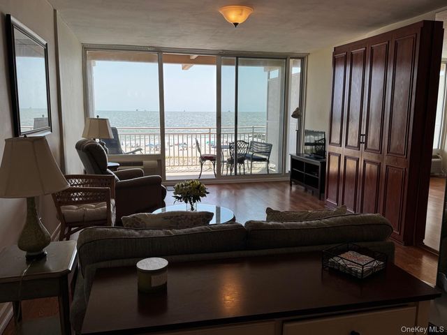 830 Shore Road 4M, Long Beach, NY 11561