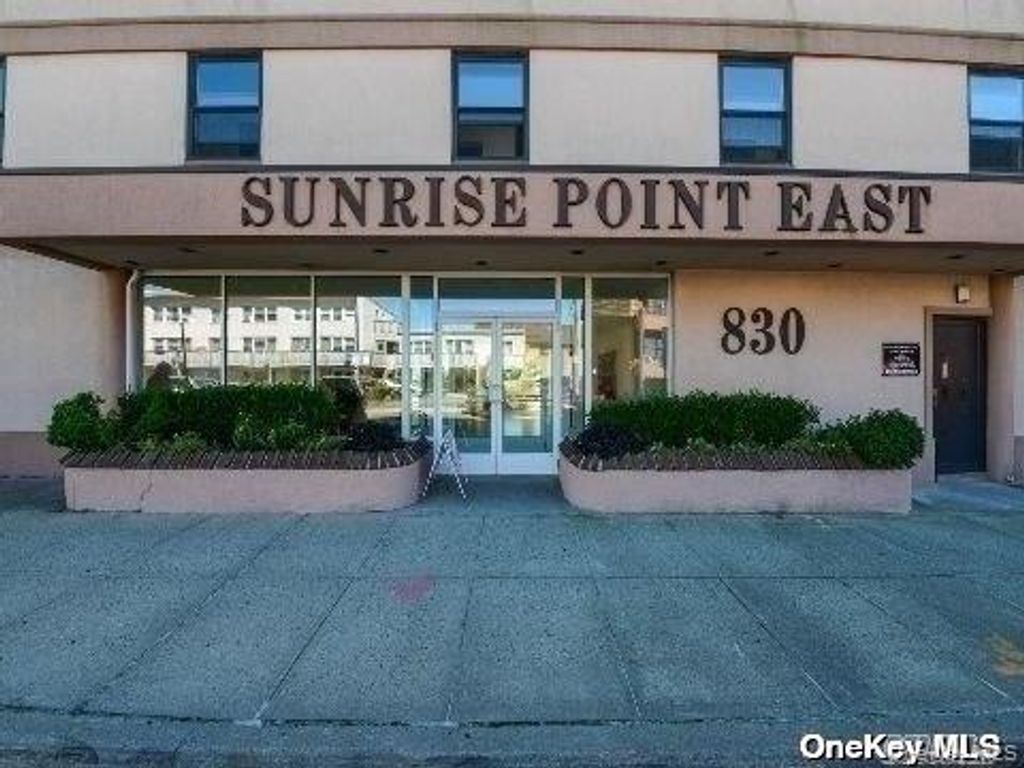 830 Shore Road 4M, Long Beach, NY 11561