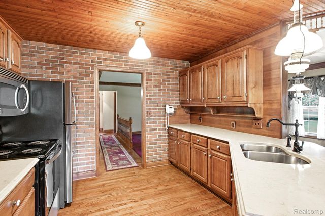 1620 S Delano Street, St. Clair, MI 48079