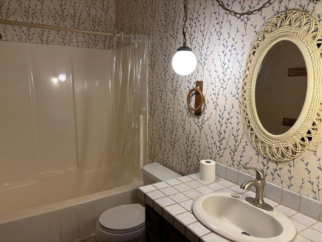 12521 Homestead Drive, Hugo, MN 55110