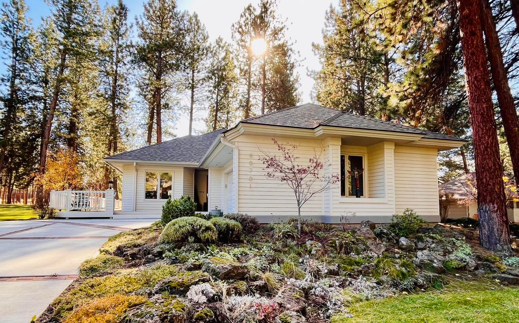 60701 Willow Creek Loop, Bend, OR 97702