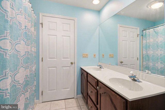 506 FRANCIS DR, Mechanicsburg, PA 17050