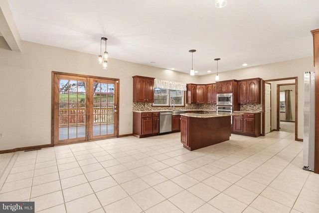 506 FRANCIS DR, Mechanicsburg, PA 17050