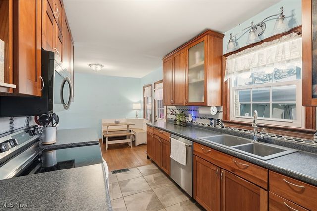 2236 17th Street, Cuyahoga Falls, OH 44223