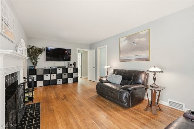 2236 17th Street, Cuyahoga Falls, OH 44223