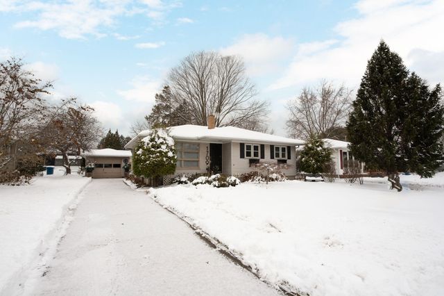 1709 Sheldon Road, Grand Haven, MI 49417