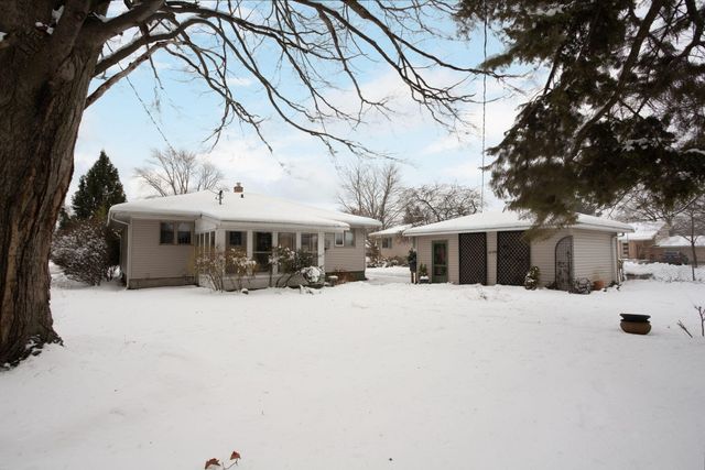 1709 Sheldon Road, Grand Haven, MI 49417