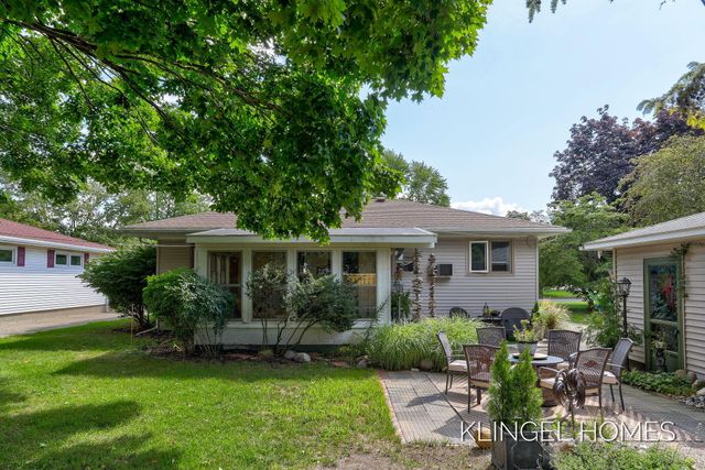 1709 Sheldon Road, Grand Haven, MI 49417