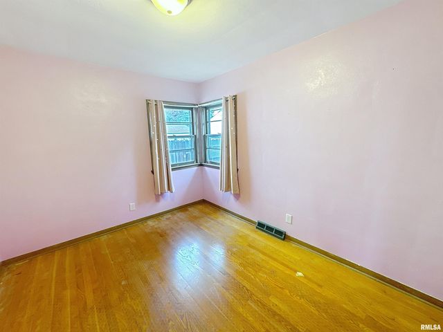 3855 26TH Avenue, Rock Island, IL 61201