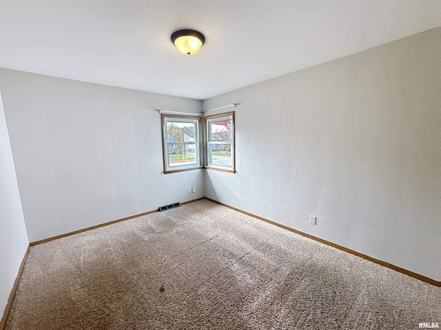 3855 26TH Avenue, Rock Island, IL 61201