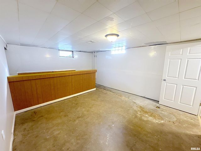 3855 26TH Avenue, Rock Island, IL 61201