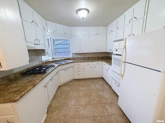 3855 26TH Avenue, Rock Island, IL 61201