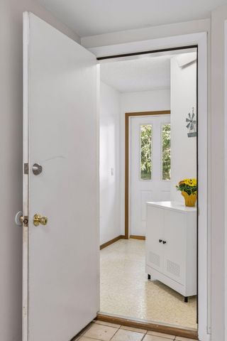 17587 Pond Circle, Eden Prairie, MN 55346