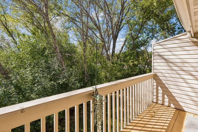 17587 Pond Circle, Eden Prairie, MN 55346
