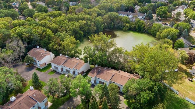 17587 Pond Circle, Eden Prairie, MN 55346