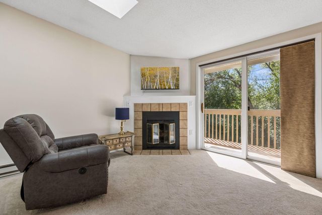 17587 Pond Circle, Eden Prairie, MN 55346