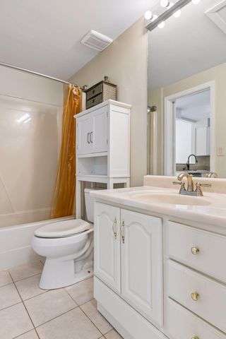 17587 Pond Circle, Eden Prairie, MN 55346