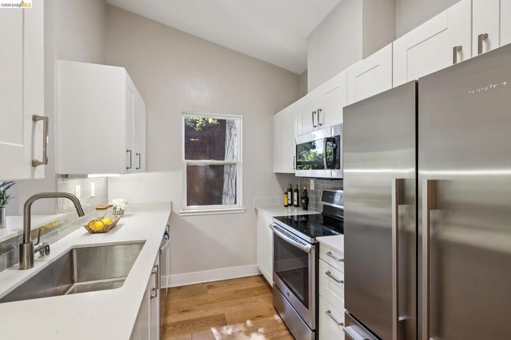 Image 12 of property listing at 96 Bayside Ct, Richmond, CA 94804