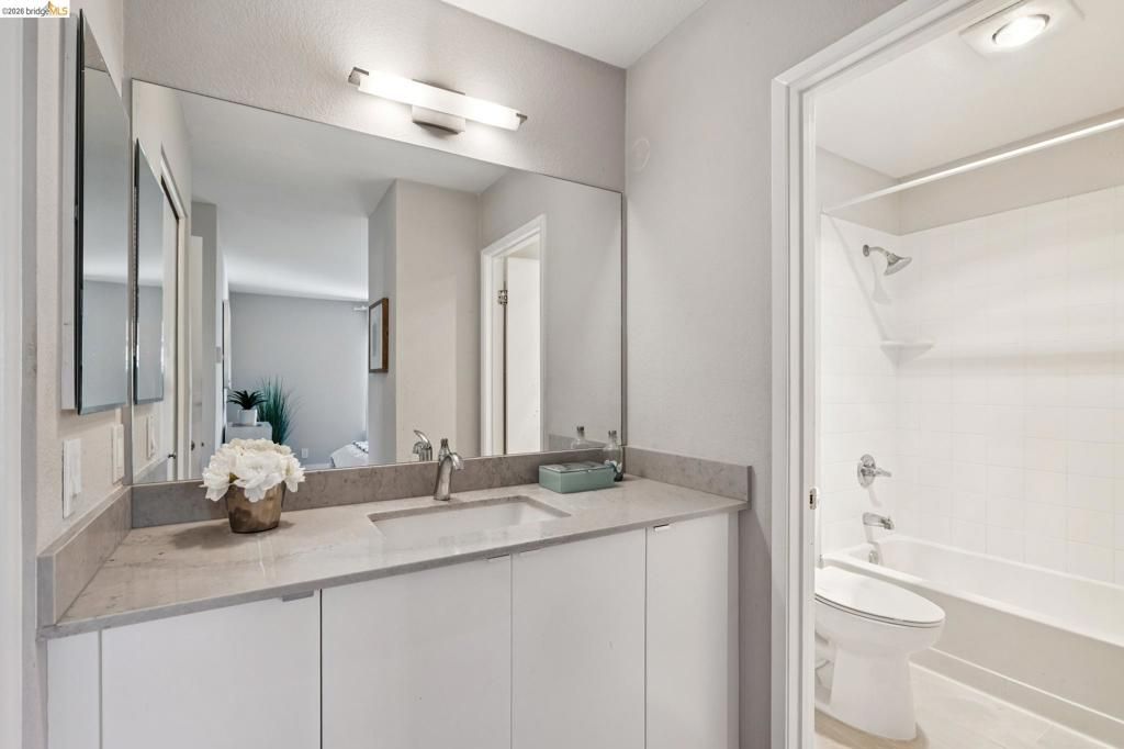 Image 19 of property listing at 96 Bayside Ct, Richmond, CA 94804