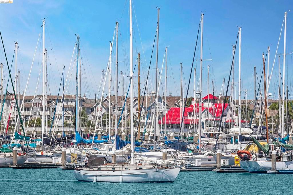 Image 53 of property listing at 96 Bayside Ct, Richmond, CA 94804