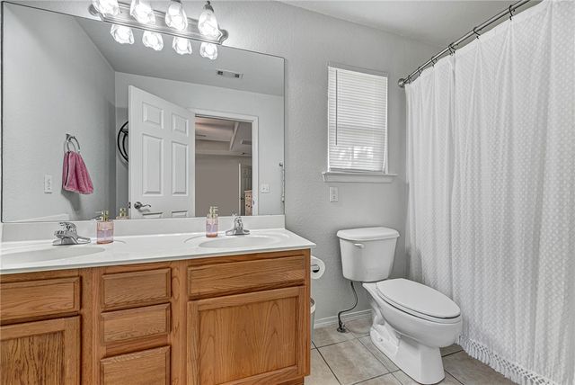 10 W Crook Lane, Bella Vista, AR 72714