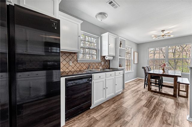 10 W Crook Lane, Bella Vista, AR 72714