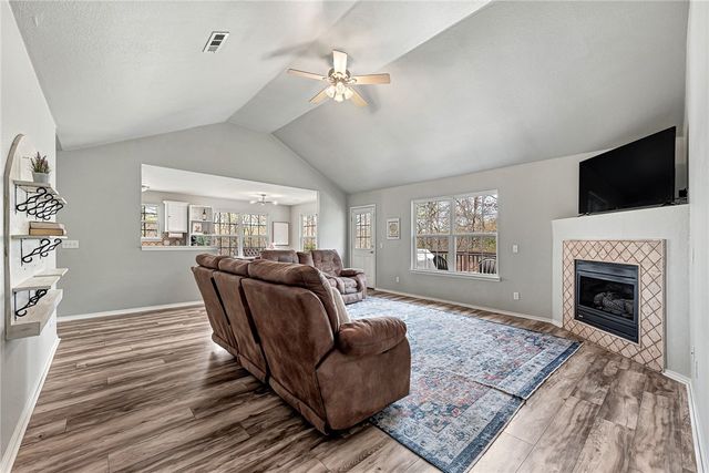 10 W Crook Lane, Bella Vista, AR 72714