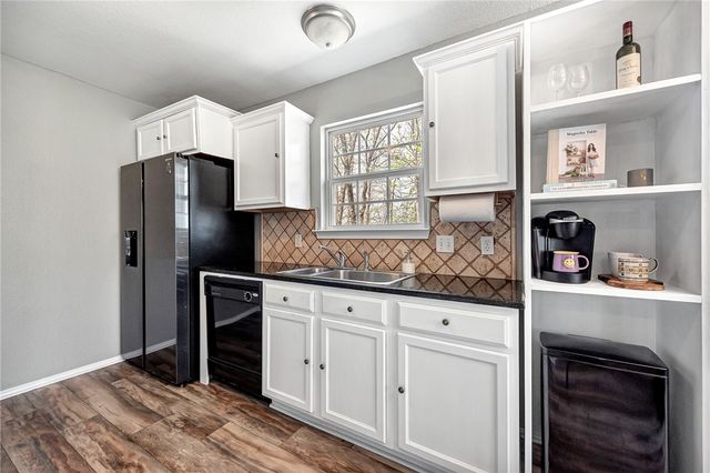 10 W Crook Lane, Bella Vista, AR 72714