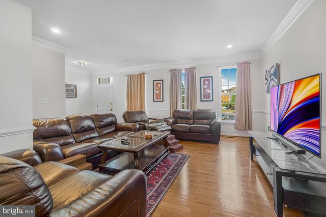 43729 STOKE CHAPEL TER, Ashburn, VA 20148