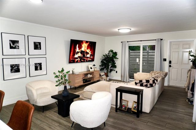 541 NW 98th Ave, Plantation, FL 33324