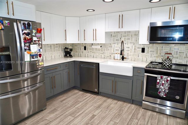 541 NW 98th Ave, Plantation, FL 33324