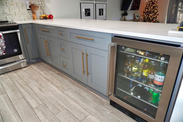 541 NW 98th Ave, Plantation, FL 33324