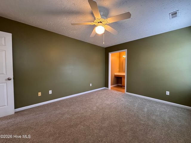 9497 Huckabee Drive NE, Leland, NC 28451